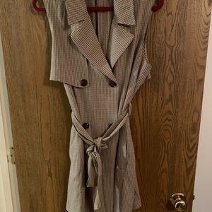 Black/yellow checkered vest